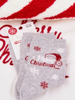 Dámské vánoční ponožky se sněhovými vločkami a nápisem – světle šedé