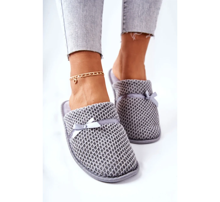 Dámské Pantofle S Mašlí šedé model 21567526 - EVENTO Dámské Pantofle S Mašlí šedé model 21567526 - EVENTO
