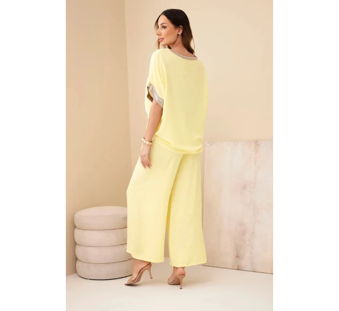 Komplet z viskózy se zlatým model 22010184 žlutý - K-Fashion