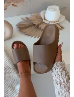 Dámské pantofle na platformě hnědé model 21908352 - Boto Dámské pantofle na platformě hnědé model 21908352 - Boto