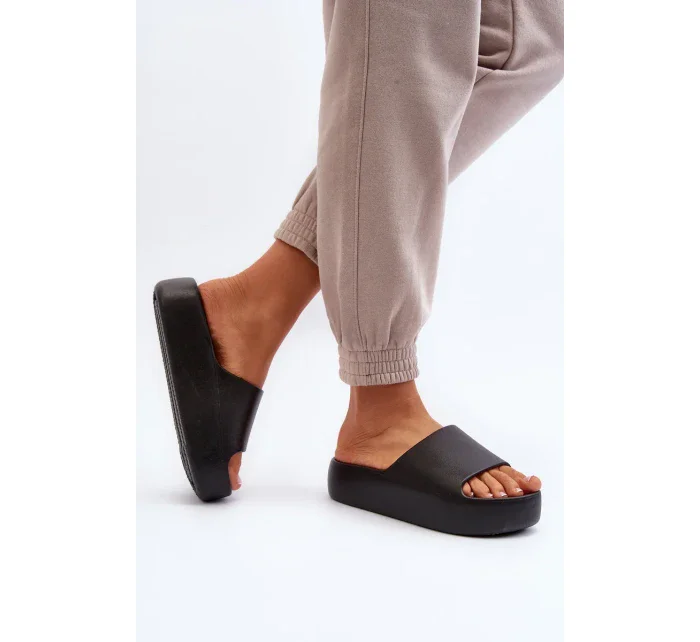 Dámské pantofle se silnou podrážkou černé Oreithano Dámské pantofle se silnou podrážkou černé Oreithano