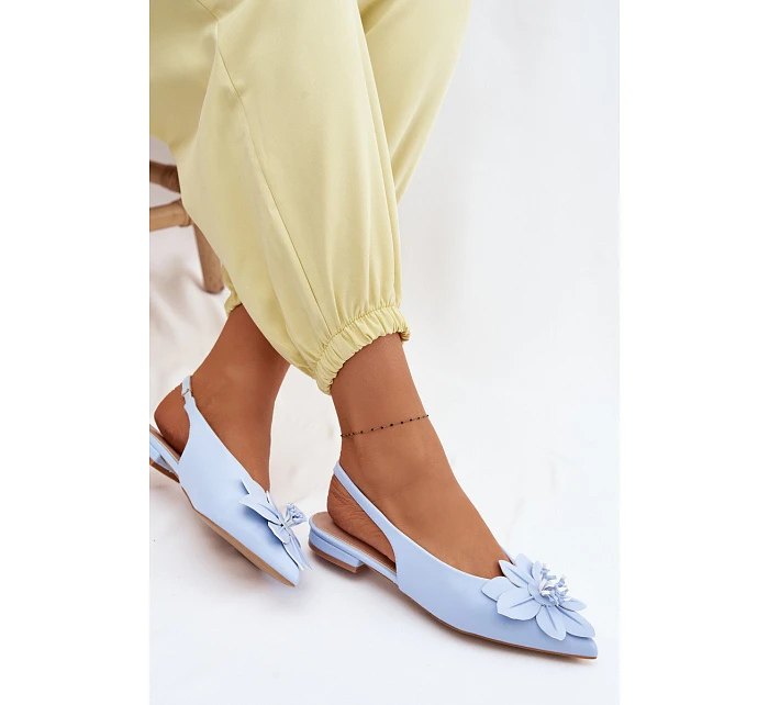 Dámské sandály na ploché podrážce s dekorativním květem modré Telivette