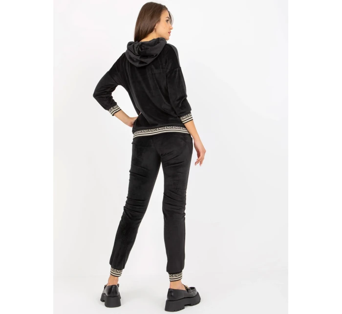 Souprava RV KMPL 8286.40 černá Souprava RV KMPL 8286.40 černá