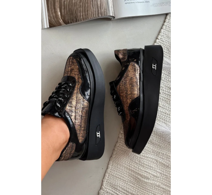 Dámské kožené šněrovací polobotky na platformě Artiker – černé