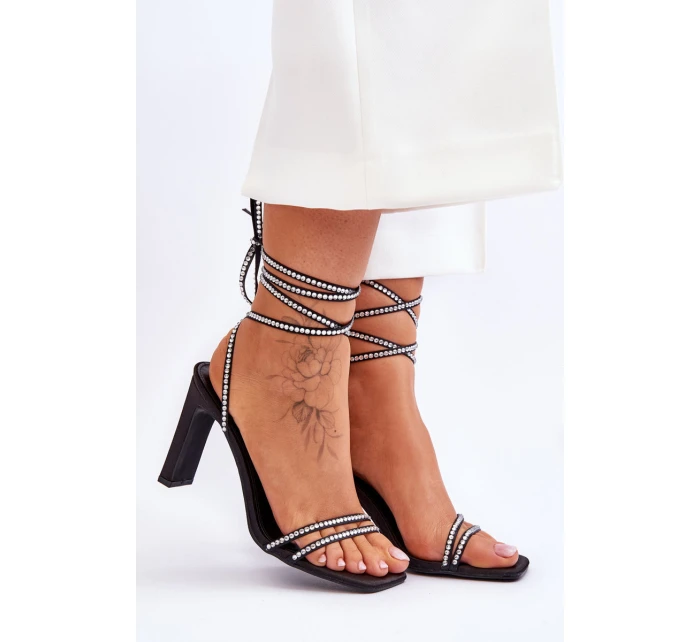 Elegantní vázané sandály s kamínky černé Nessy Elegantní vázané sandály s kamínky černé Nessy