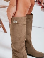 Dámské semišové kozačky na nízkém podpatku béžové Dstreet model 21992256 - FashionStreet Dámské semišové kozačky na nízkém podpatku béžové Dstreet model 21992256 - FashionStreet