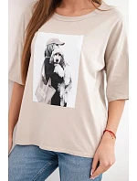 Dámská bavlněná oversize halenka s krátkým rukávem a módním potiskem béžová Dámská bavlněná oversize halenka s krátkým rukávem a módním potiskem béžová