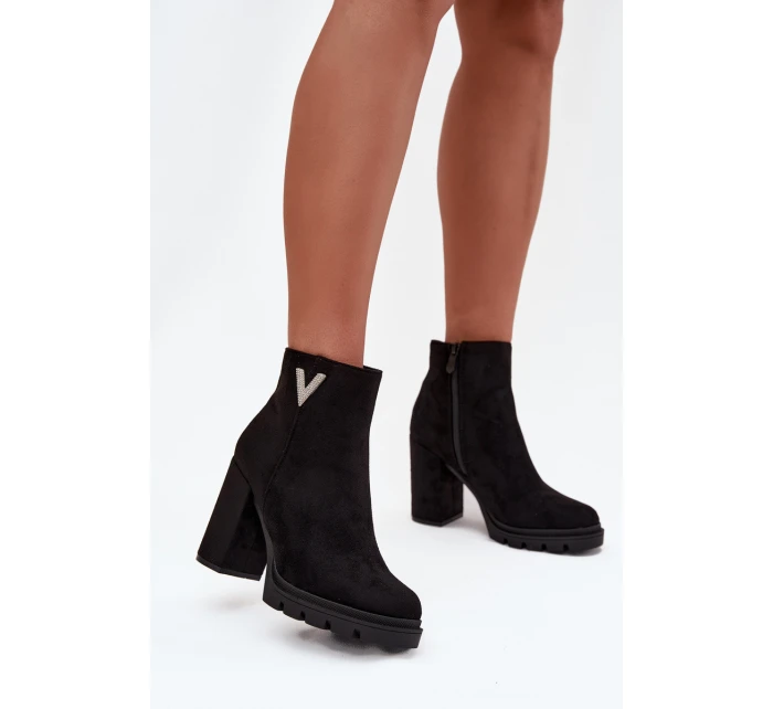 Dámské zimní boty na podpatku s ozdobným detailem černé Briella Dámské zimní boty na podpatku s ozdobným detailem černé Briella