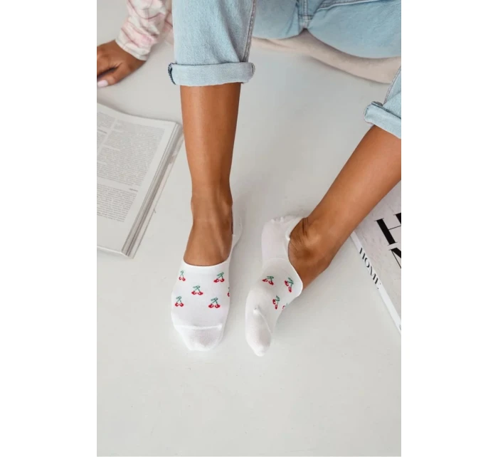 Dámské mikro-kotníkové bavlněné ponožky Malé višně – bílé Dámské mikro-kotníkové bavlněné ponožky Malé višně – bílé