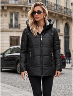 Kurtka damska zimowa pikowana z kapturem czarna model 22350719 - FashionStreet Kurtka damska zimowa pikowana z kapturem czarna model 22350719 - FashionStreet