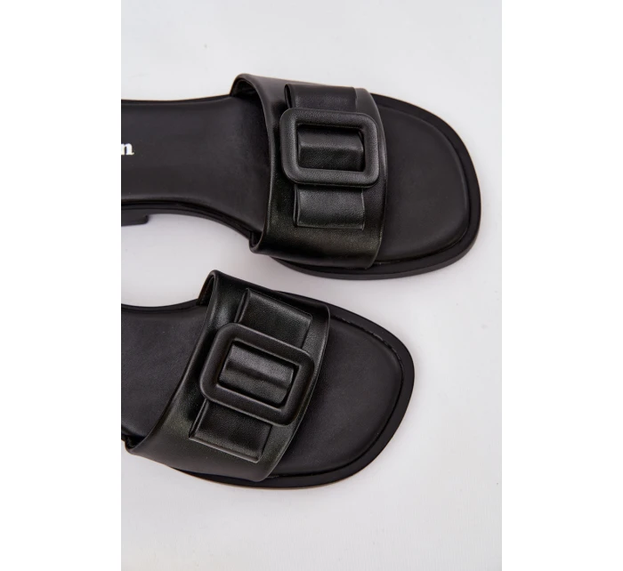 Dámské pantofle na ploché podrážce s přezkou Černé model 21900557 - Boto Dámské pantofle na ploché podrážce s přezkou Černé model 21900557 - Boto