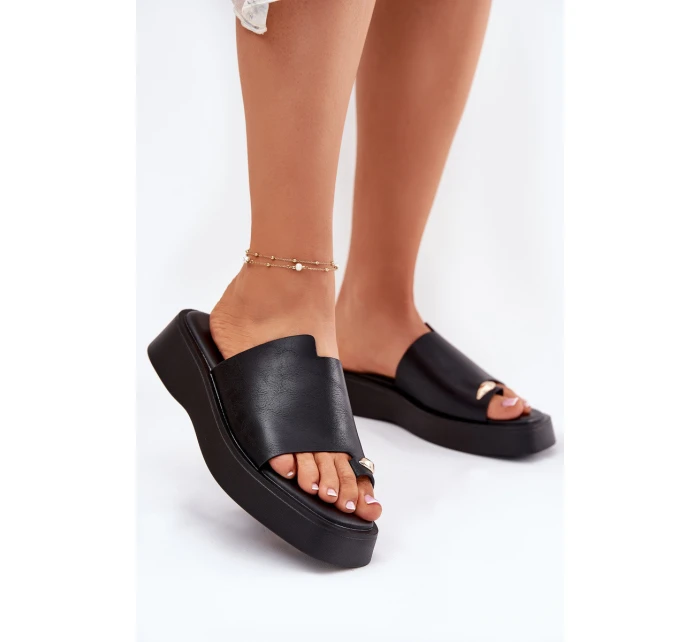 Dámské Pantofle Na Platformě S Dekorativním Detalem Černé model 21696863 - EVENTO