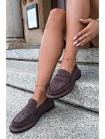 Dámské hnědé semišové mokasíny model 22348968 - VINCEZA Dámské hnědé semišové mokasíny model 22348968 - VINCEZA
