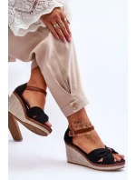 Dámské sandály na klínu Černá Daphne Dámské sandály na klínu Černá Daphne