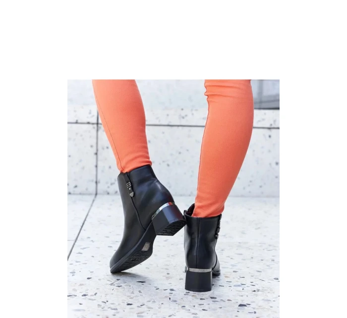 Boty na podpatku model 206548 Solea Boty na podpatku model 206548 Solea