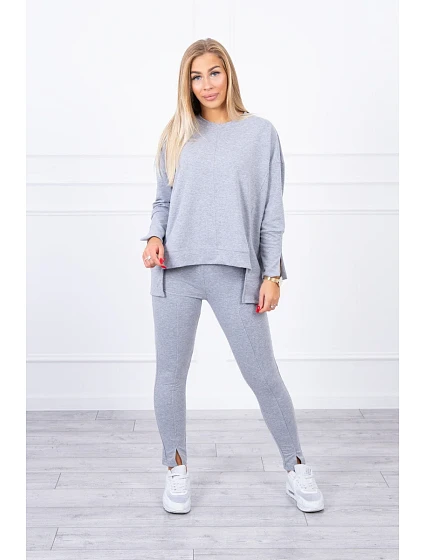 Souprava s oversize šedou halenkou Souprava s oversize šedou halenkou