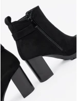 Designové černé dámské  kotníčkové boty na širokém podpatku