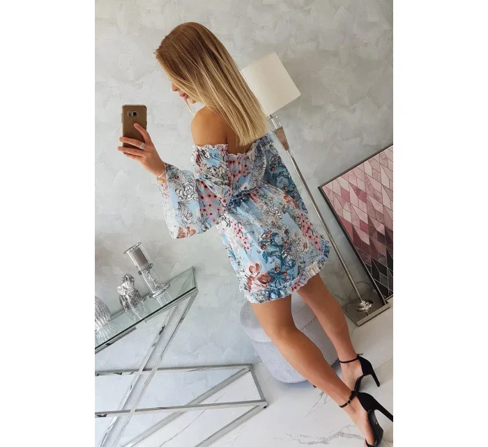 Modré květinové šaty s pruhy Modré květinové šaty s pruhy