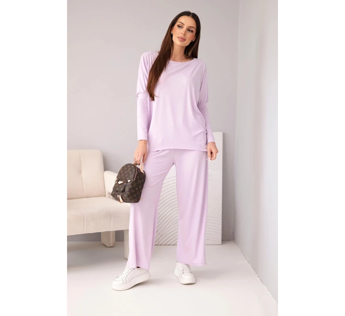 Dámská souprava z viskózy s volnou blůzou a kalhotami světle fialová