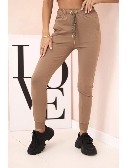 Dámské bavlněné cargo kalhoty s kapsami a řetízkem béžové
