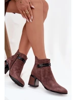 Dámské semišové kožené kotníkové boty na sloupkovém podpatku – hnědé