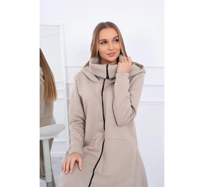 Zateplené šaty s delšími boky světle béžové Zateplené šaty s delšími boky světle béžové