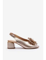 Kožené sandály s ozdobou model 21647411 Zlaté - Laura Messi