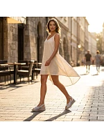 Šedé kožené dámské sandály na platformě model 22081641 - VINCEZA Šedé kožené dámské sandály na platformě model 22081641 - VINCEZA