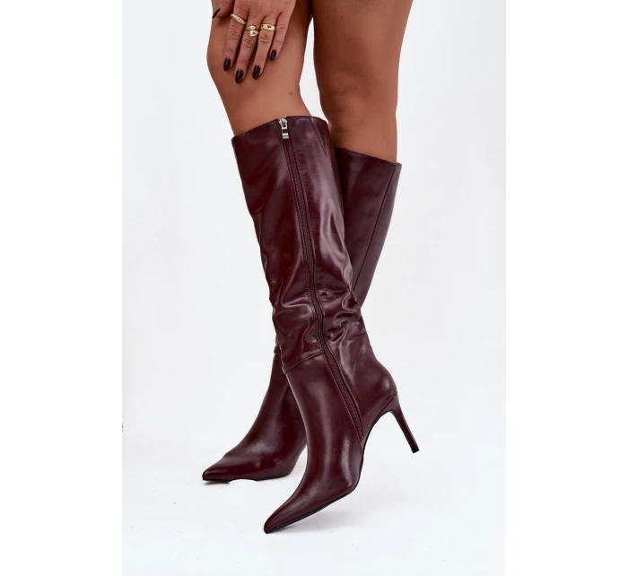 Dámské kozačky na jehlovém podpatku s páskem bordó model 21744541 - Boto