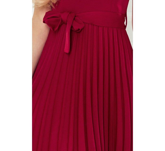 LILA - Dámské plisované šaty v bordó barvě s krátkými rukávy 311-11