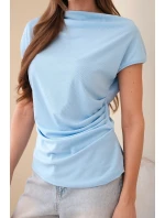 Dámská žebrovaná halenka z viskózy s model 22030150 výstřihem a s řasením modrá - K-Fashion