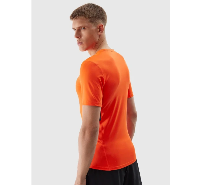 Pánské sportovní tričko slim z recyklovaných materiálů 4F - oranžové Pánské sportovní tričko slim z recyklovaných materiálů 4F - oranžové
