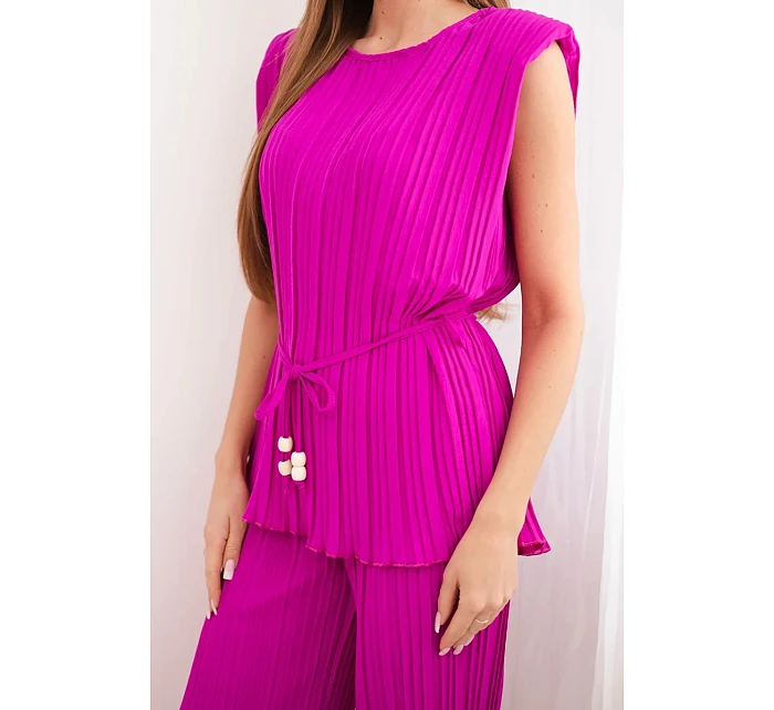 Dámský viskózový model 22048845 komplet s halenkou na zavazování a širokými kalhotami tmavě fialový - K-Fashion Dámský viskózový model 22048845 komplet s halenkou na zavazování a širokými kalhotami tmavě fialový - K-Fashion