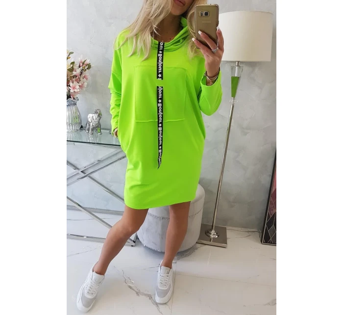 Zelené neonové šaty v barvě kravaty Zelené neonové šaty v barvě kravaty