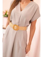 Šaty s ozdobným páskem model 21122340 - K-Fashion Šaty s ozdobným páskem model 21122340 - K-Fashion