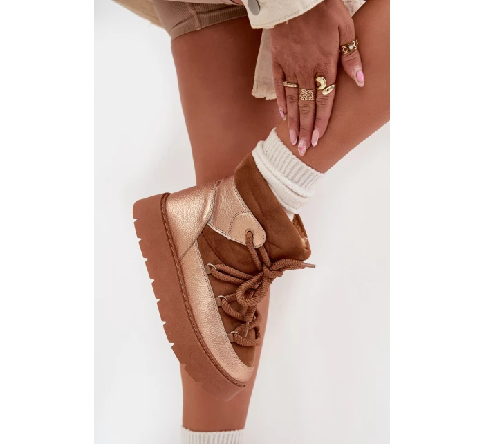 Nízké dámské sněhule s teplým kožíškem a silným šněrováním Camel Xarina Nízké dámské sněhule s teplým kožíškem a silným šněrováním Camel Xarina