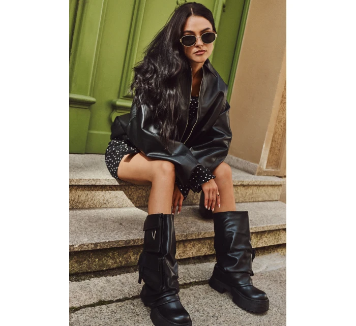 Zateplené nazouvací dámské kozačky na masivní platformě s kapsami Černé model 21710069 - Boto