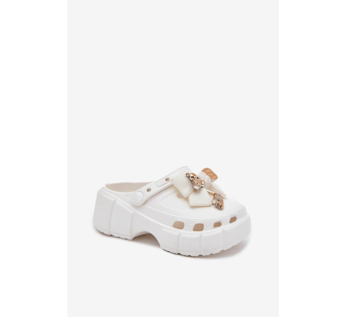 Dětské Dívčí Pantofle Z Pěny S Mašlí A Ozdobami Bílé Selvana Dětské Dívčí Pantofle Z Pěny S Mašlí A Ozdobami Bílé Selvana