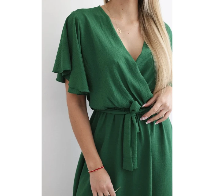 Šaty s vrstveným výstřihem zelený