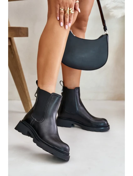 Kožené Botky Chelsea S Dekorativním Řetězem Zateplené D&A JC42-86 Černé Kožené Botky Chelsea S Dekorativním Řetězem Zateplené D&A JC42-86 Černé