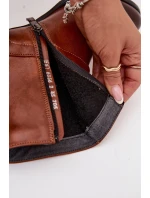 Kožené dámské boty na podpatku s přezkou Zazoo 60562 hnědé Kožené dámské boty na podpatku s přezkou Zazoo 60562 hnědé