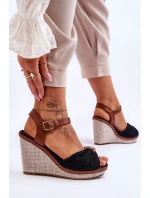 Dámské sandály na klínku s ozdobou černá model 21618450 - Boto Dámské sandály na klínku s ozdobou černá model 21618450 - Boto