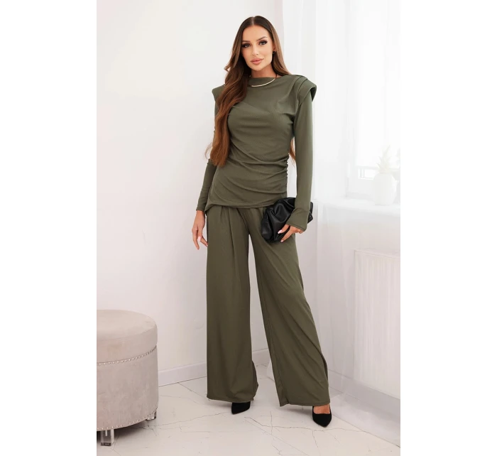 Dámská bavlněná souprava s halenkou a kalhotami s širokým nohavicemi khaki Dámská bavlněná souprava s halenkou a kalhotami s širokým nohavicemi khaki