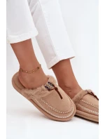 Dámské chlupaté papuče s kožíškem a výšivkou – béžové Perivelle Dámské chlupaté papuče s kožíškem a výšivkou – béžové Perivelle