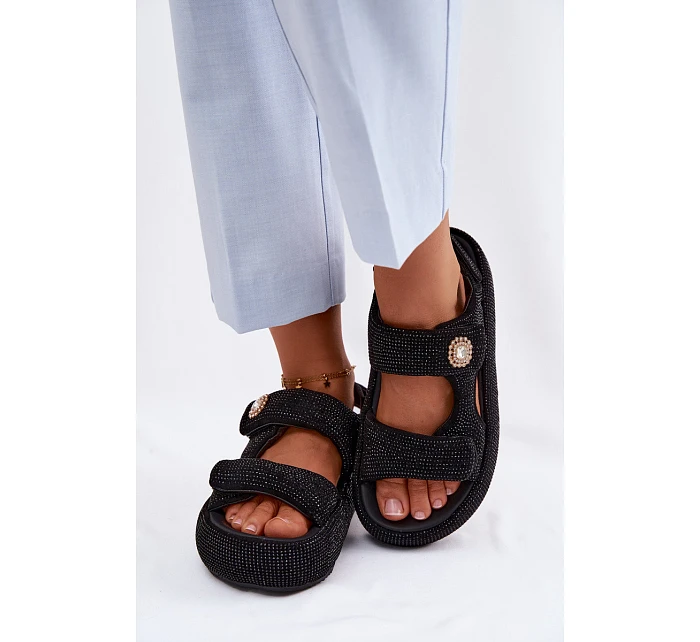 Zdobené dámské sandály na platformě model 22111259 Černé - Goe