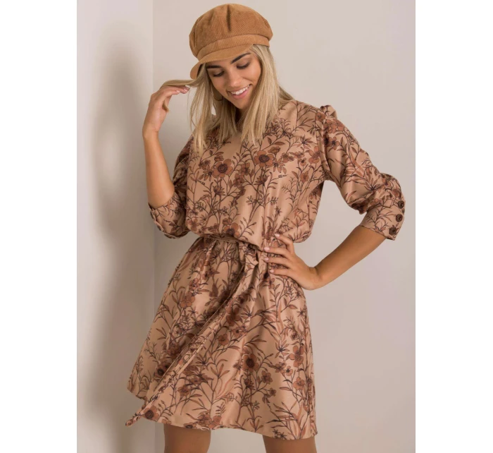 Šaty LK SK model 14832905 světle hnědá - FPrice Šaty LK SK model 14832905 světle hnědá - FPrice