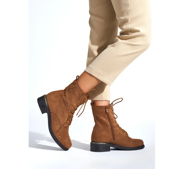 Exkluzívní hnědé kotníčkové boty dámské na širokém podpatku Exkluzívní hnědé kotníčkové boty dámské na širokém podpatku