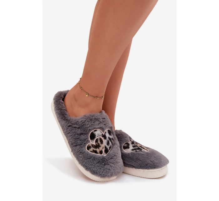 Kožešinové pantofle se srdíčky šedé model 21772546 - Boto