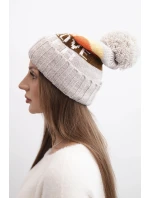 Dámská zimní čepice s vlnou a nápisem s velkým pomponem K422 béžová Dámská zimní čepice s vlnou a nápisem s velkým pomponem K422 béžová