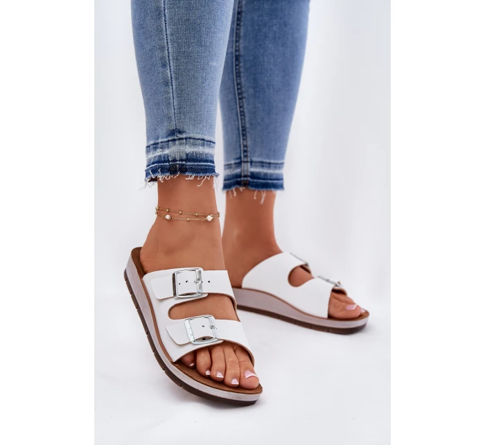 Dámské Pantofle S Přezkami Bílé model 21697987 - Inblu